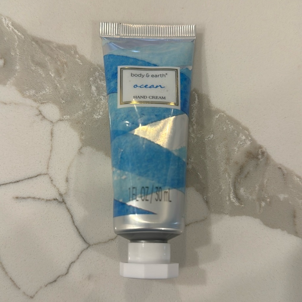 🌸5/$25🌸 Body and Earth hand cream